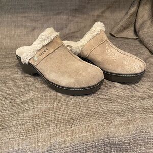 Women’s Crocs size 8